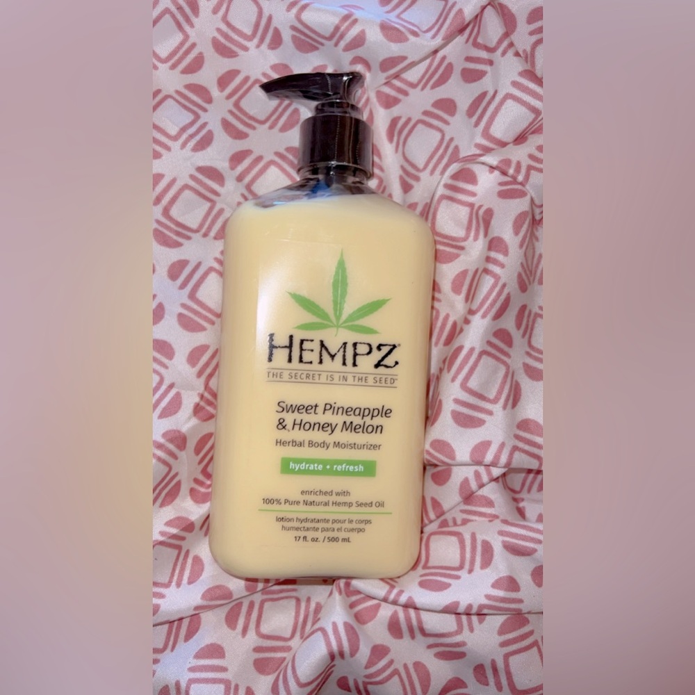 Hempz lotion (BRAND NEW)